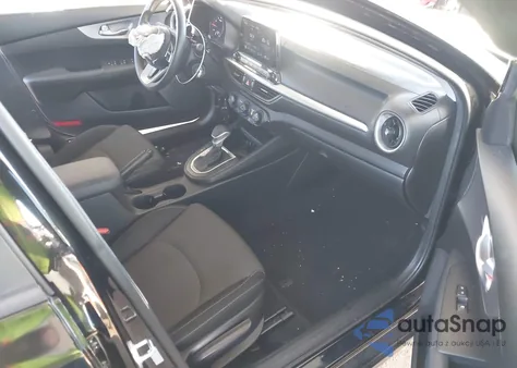 2023 Kia Forte Lxs z USA, uszkodzony, nr VIN 3KPF24ADXPE518017